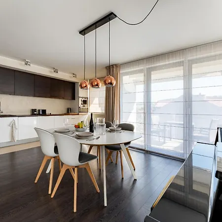 Redlowo Luxury By Bookinghost Daire