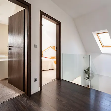 아파트 Redlowo Luxury By Bookinghost *