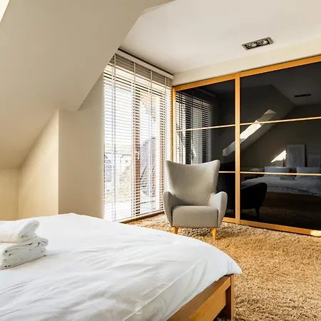 Redlowo Luxury By Bookinghost Daire *
